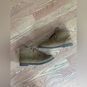 ROCKET DOG Suede Ankle Booties – New in Box – Size 9